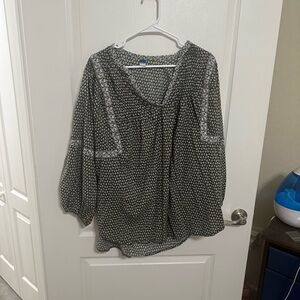 Old navy long sleeved blouse